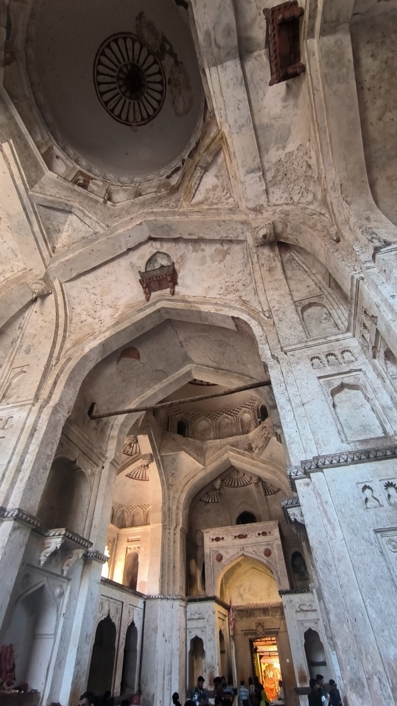Chaturbhuj Temple - Inside