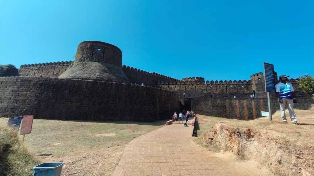 Mirjan Fort Entry