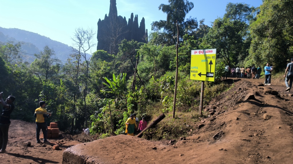 2 routes to Yana-Mohini Shikhara in background